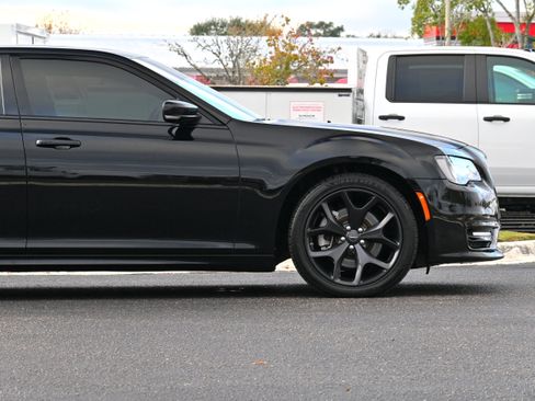 Used 2022 Chrysler 300 S w/ Comfort Group image 6
