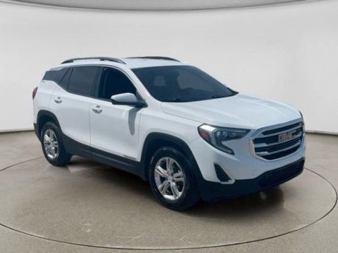 Used 2020 GMC Terrain SLE w/ Driver Convenience Package FWD image 3