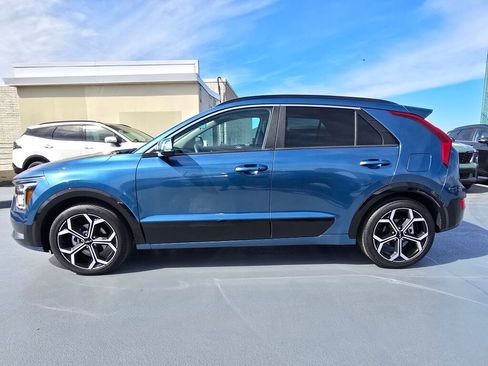 Used 2024 Kia Niro EX Touring FWD image 8
