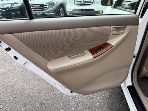 Used 2005 Toyota Corolla LE FWD image 23