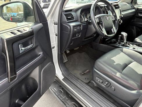 Used 2024 Toyota 4Runner TRD Off-Road Premium image 20