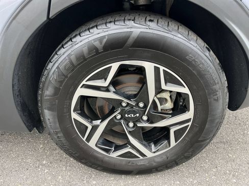 Used 2025 Kia Sportage LX FWD image 29