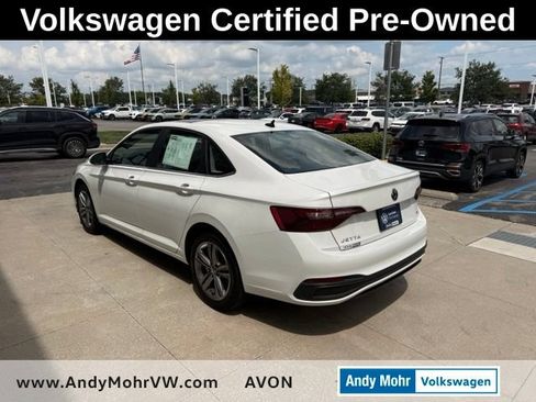 Used 2023 Volkswagen Jetta SE FWD image 4