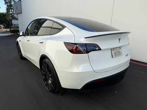 Used 2022 Tesla Model Y Performance AWD/4WD image 4