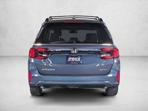 Used 2025 Honda Odyssey Touring image 7