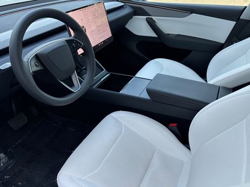 Used 2026 Tesla Model Y 2WD image 9