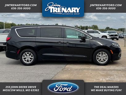 Used 2024 Chrysler Pacifica Touring-L