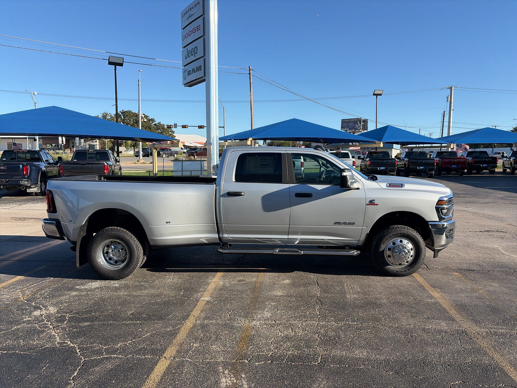 New 2027 RAM 3500 Lone Star AWD/4WD image 4