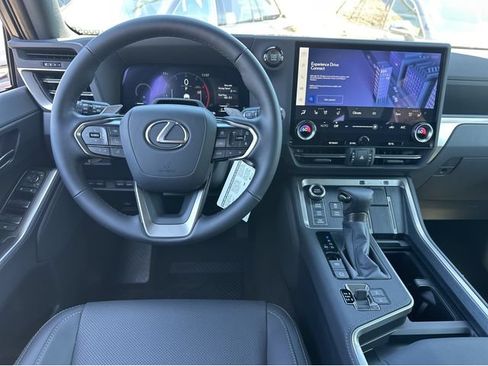 New 2026 Lexus GX 550 AWD/4WD image 38