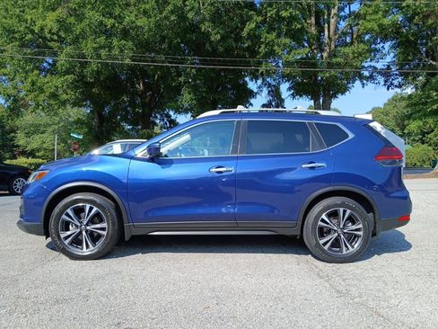 Used 2020 Nissan Rogue SV w/ Premium Package FWD image 1