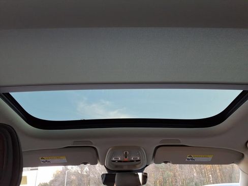 Certified 2025 Volvo XC60 B5 Plus image 15