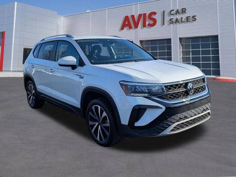 Used 2024 Volkswagen Taos SE image 38