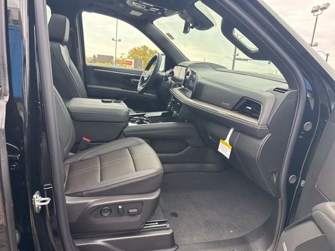 New 2026 Chevrolet Suburban High Country w/ Sun And Tow Package image 37