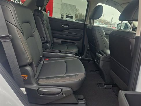 New 2026 Nissan Pathfinder SL w/ SL Premium Package AWD/4WD image 28