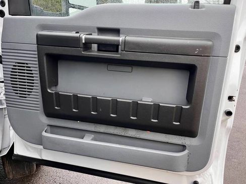 Used 2014 Ford F550 2WD Regular Cab Super Duty image 20