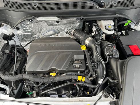 Used 2025 Chevrolet Trax LT w/ LT Convenience Package image 30