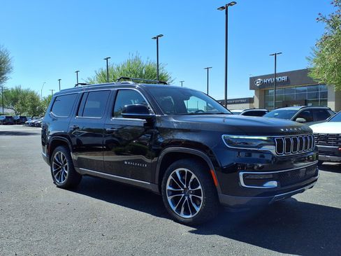 Used 2022 Jeep Wagoneer Series III w/ Premium Group I AWD/4WD image 8