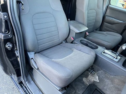 Used 2015 Nissan Frontier S image 16