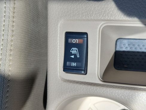 Used 2018 Nissan Rogue SV FWD image 26