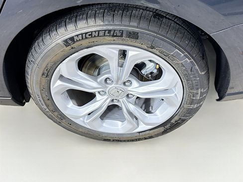 Certified 2025 Honda Accord LX image 33