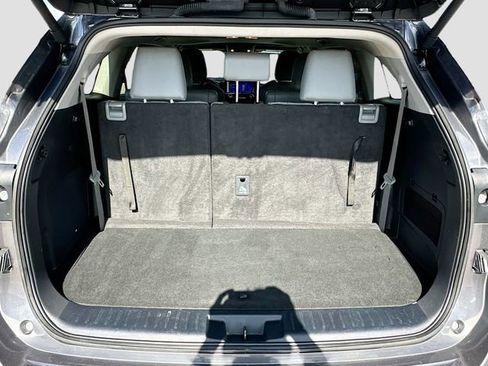 Used 2024 Toyota Highlander Limited image 26