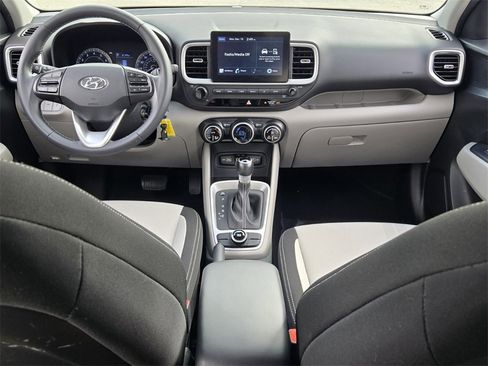 Certified 2022 Hyundai Venue SEL image 12
