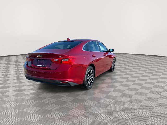 Used 2018 Chevrolet Malibu LT w/ Leather Package FWD image 11