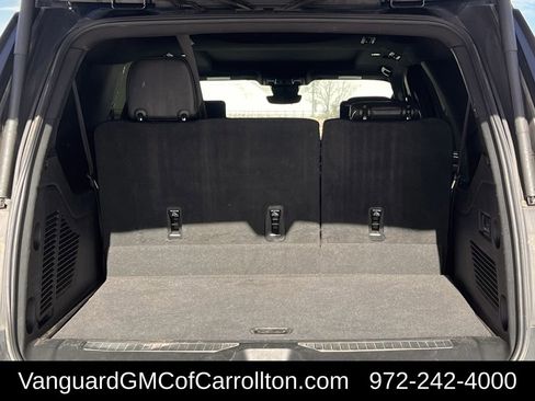 Used 2023 Chevrolet Suburban Premier w/ Advanced Technology Package image 32