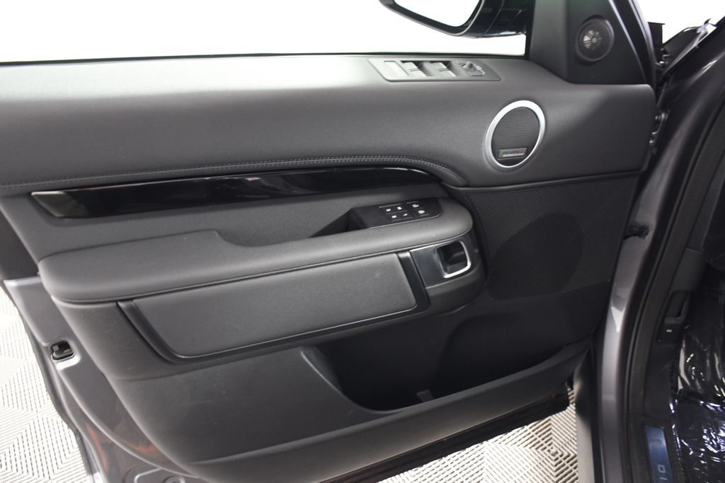 Certified 2025 Land Rover Discovery S AWD/4WD image 14
