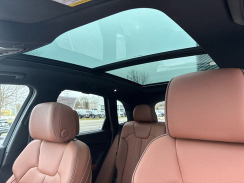 Used 2024 Audi Q5 e Premium Plus image 19