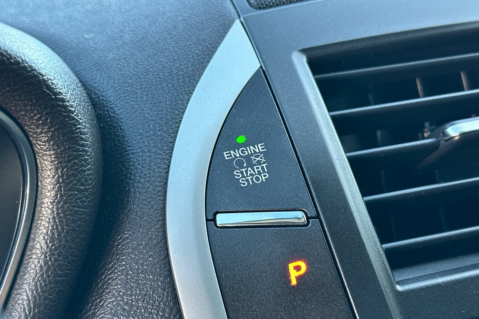 Used 2019 Lincoln MKC Reserve FWD image 24
