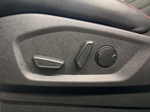 Certified 2024 Ford Edge ST-Line image 29