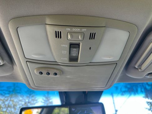 Used 2012 Nissan Murano LE AWD/4WD image 18