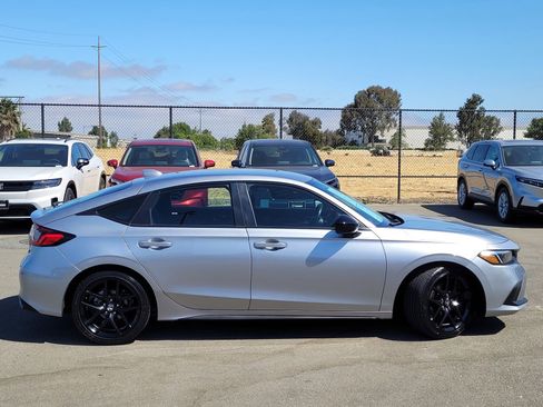 Used 2022 Honda Civic Sport image 4