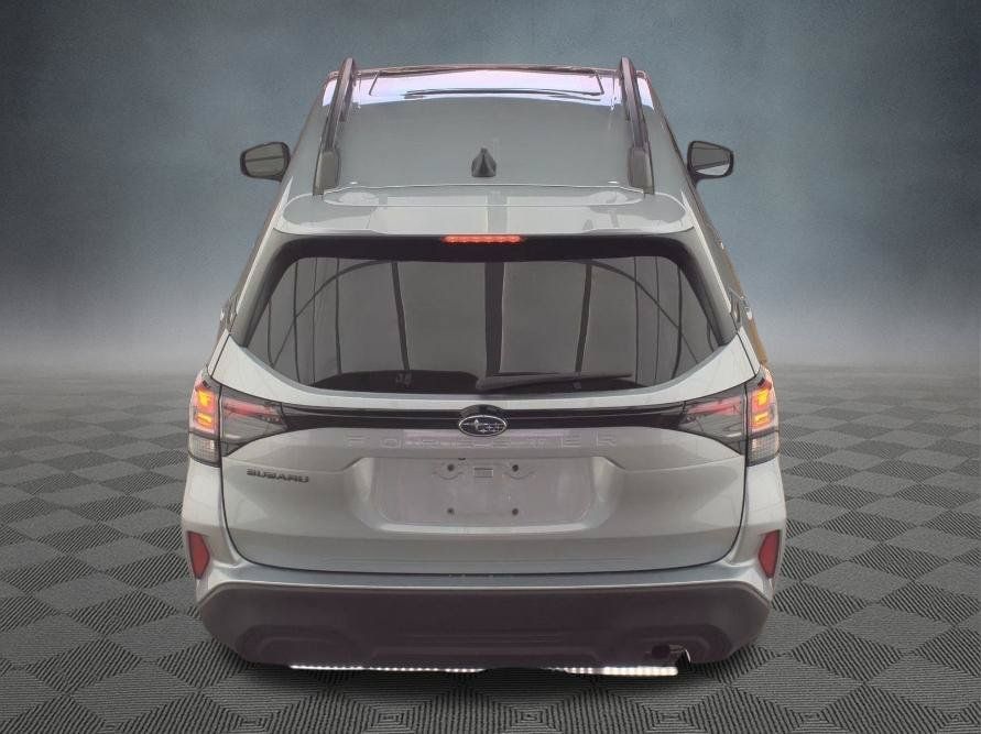 Used 2025 Subaru Forester Premium AWD/4WD image 8