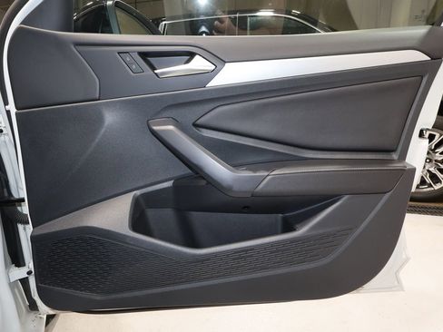 Used 2025 Volkswagen Jetta Sport image 17