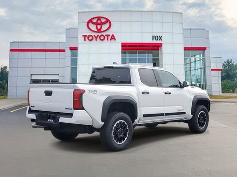 Used 2025 Toyota Tacoma TRD Off-Road image 4
