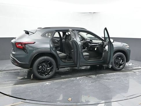 New 2026 Chevrolet Trax LT w/ Driver Confidence Package FWD image 50