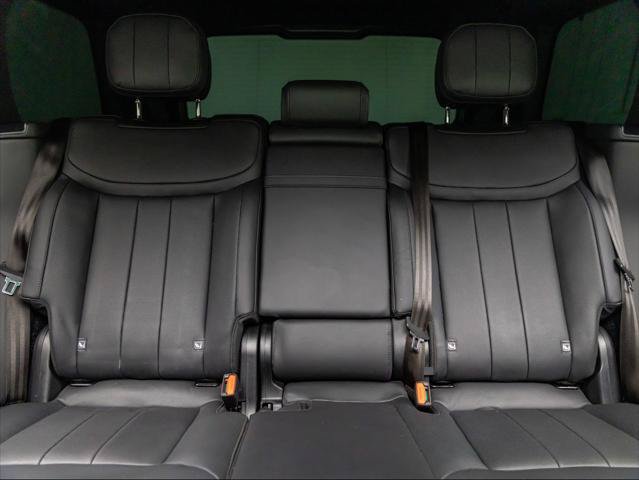 Used 2025 Land Rover Range Rover SE AWD/4WD image 18