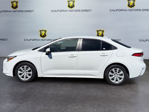 Used 2023 Toyota Corolla LE image 2