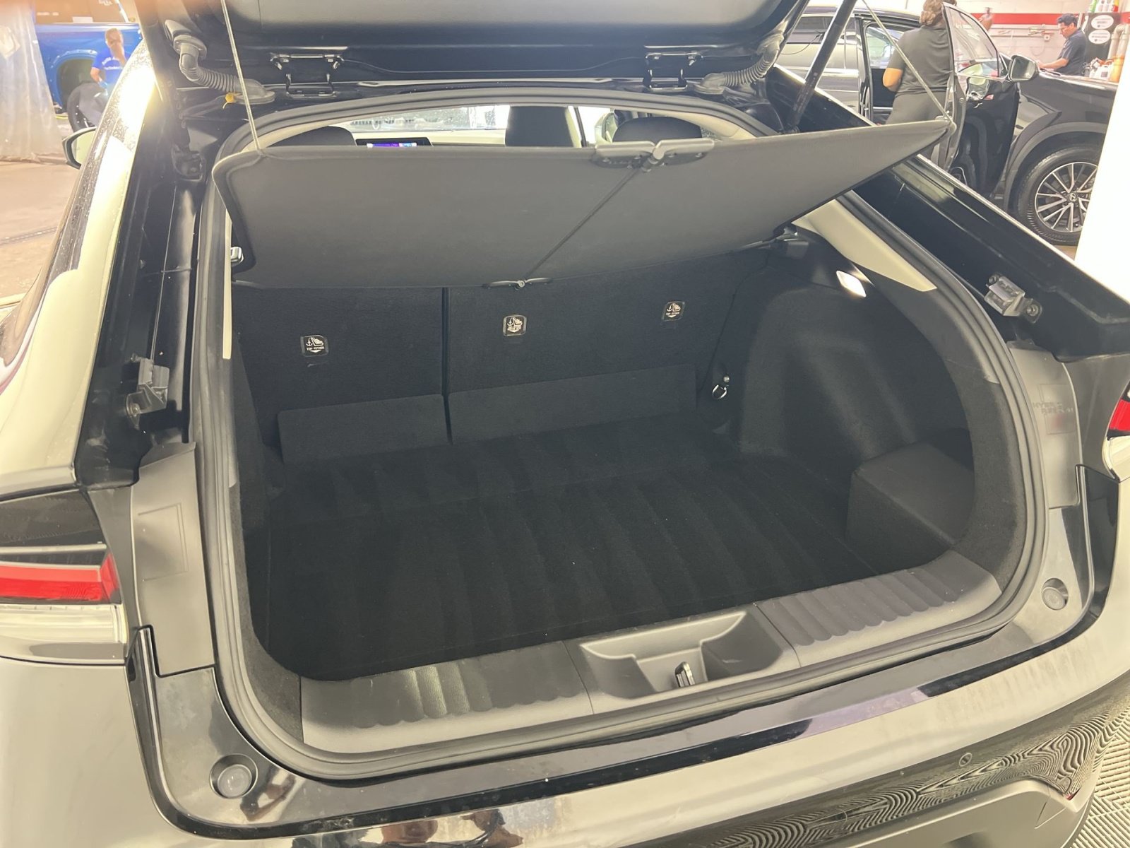 Used 2025 Toyota Prius LE FWD image 26