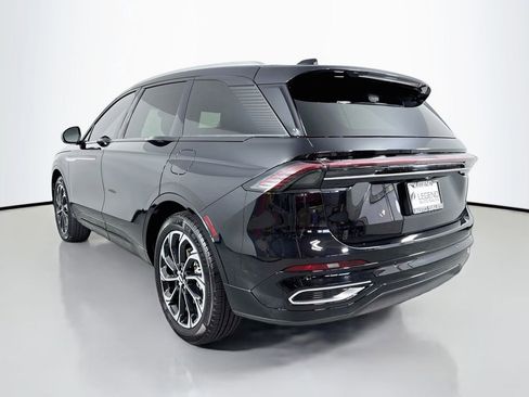 Used 2025 Lincoln Nautilus Reserve AWD/4WD image 7