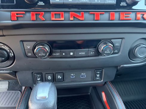 Used 2025 Nissan Frontier PRO-4X w/ Pro Convenience Package AWD/4WD image 29