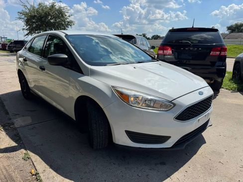 Used 2018 Ford Focus S FWD image 4