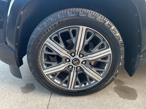 Used 2023 Toyota Sequoia Capstone image 6