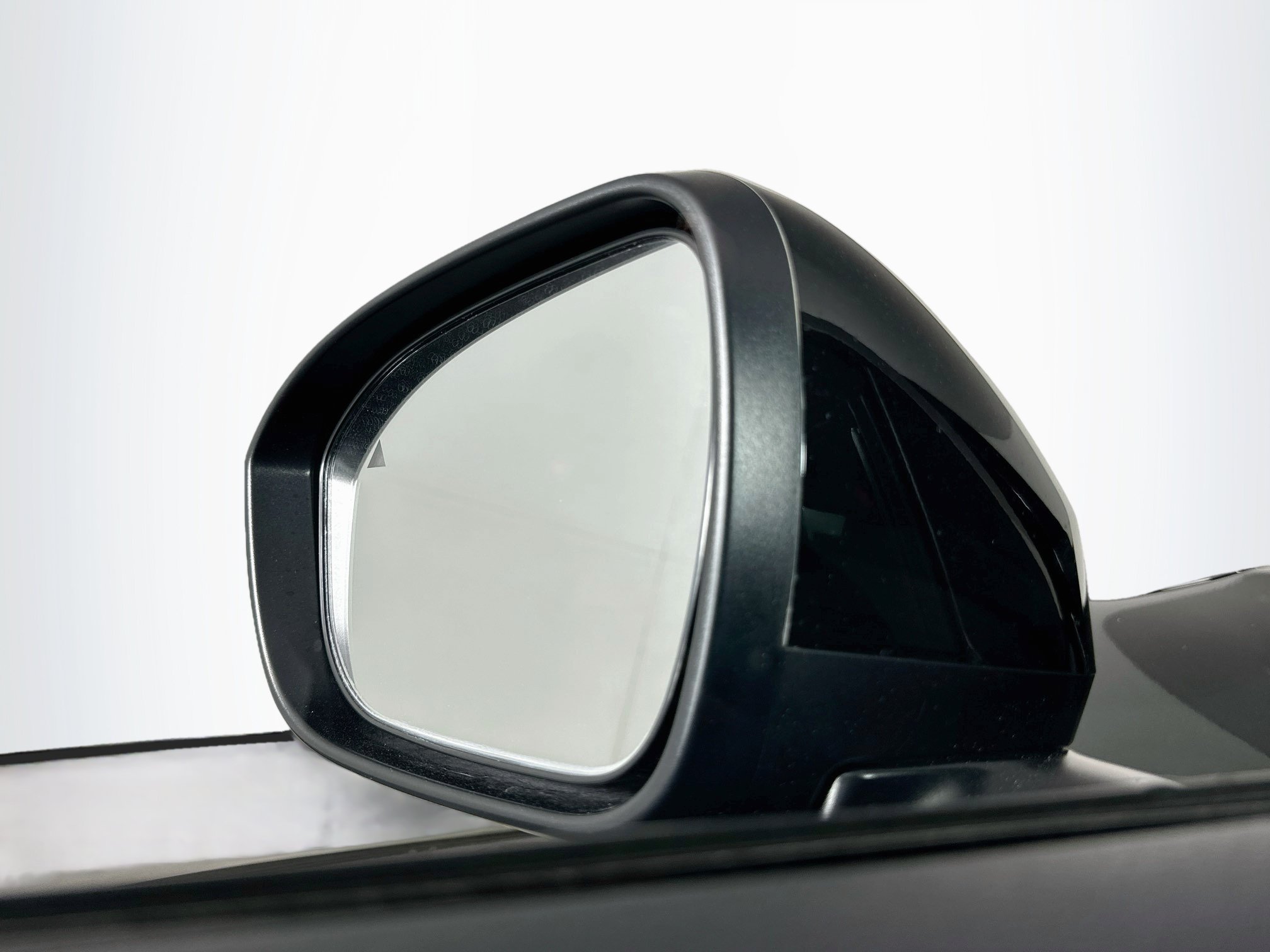 Used 2025 Nissan Kicks SV FWD image 16