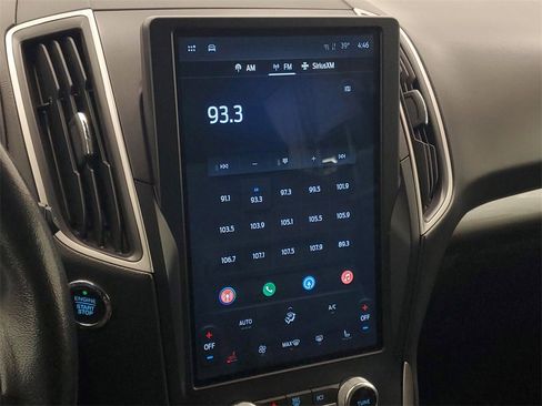 Used 2023 Ford Edge SEL image 19