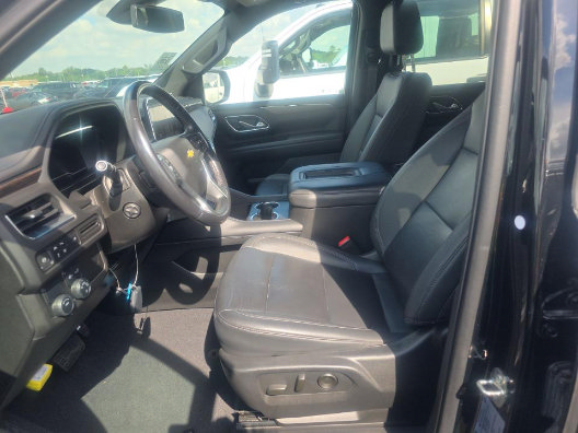 Used 2022 Chevrolet Tahoe LT w/ Luxury Package RWD image 3