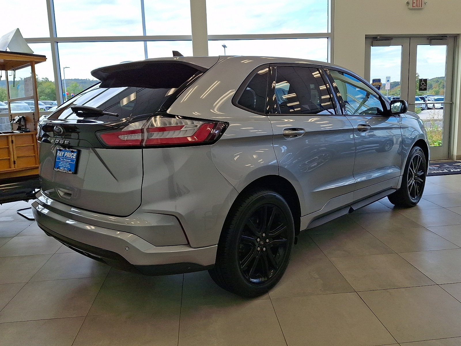 Certified 2023 Ford Edge ST-Line AWD/4WD image 6