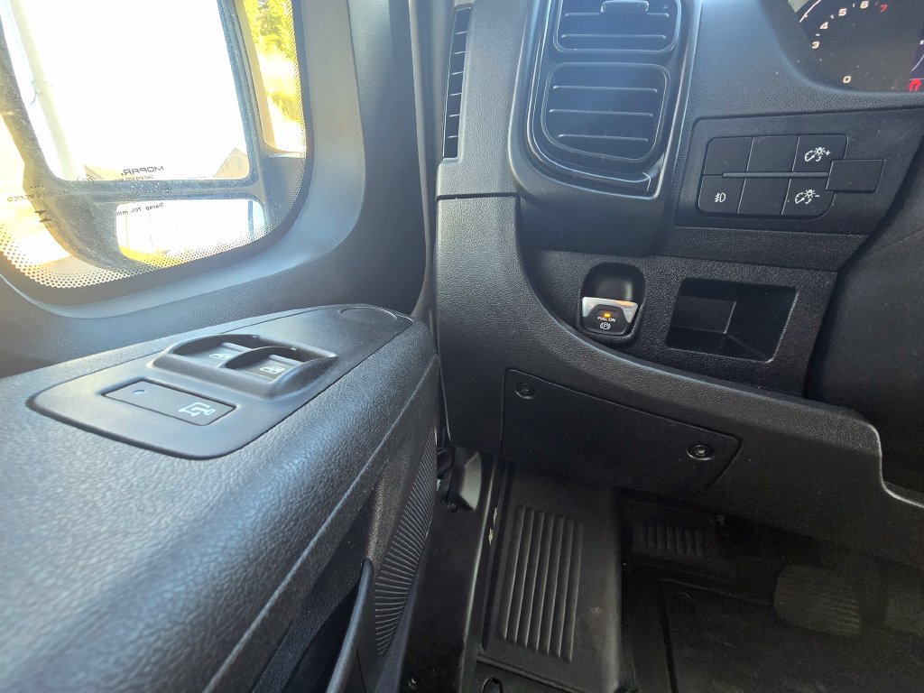 Used 2025 RAM ProMaster 2500 w/ U-Haul Equipment Group FWD image 17
